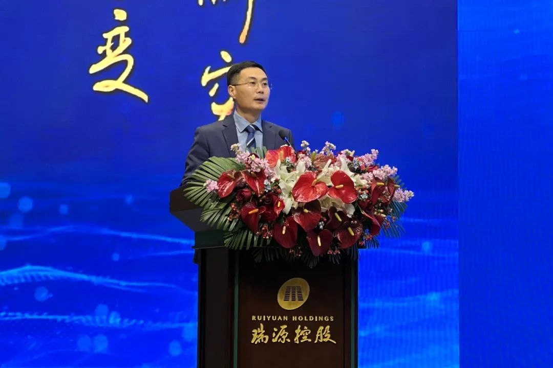 融合聚變，創(chuàng)新突破丨智慧產(chǎn)業(yè)集團(tuán)2022年度總結(jié)暨表彰大會(huì)順利召開(kāi)