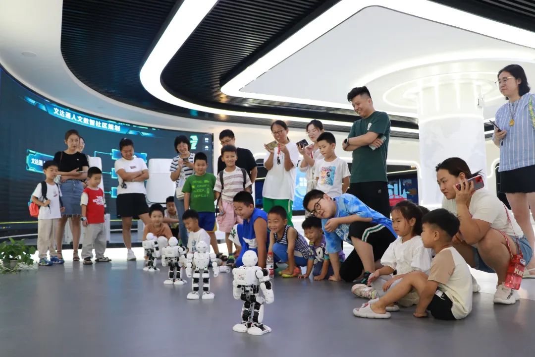 知無(wú)央，愛無(wú)疆丨科普研學(xué)，走進(jìn)文達(dá)通股份數(shù)字城市展館