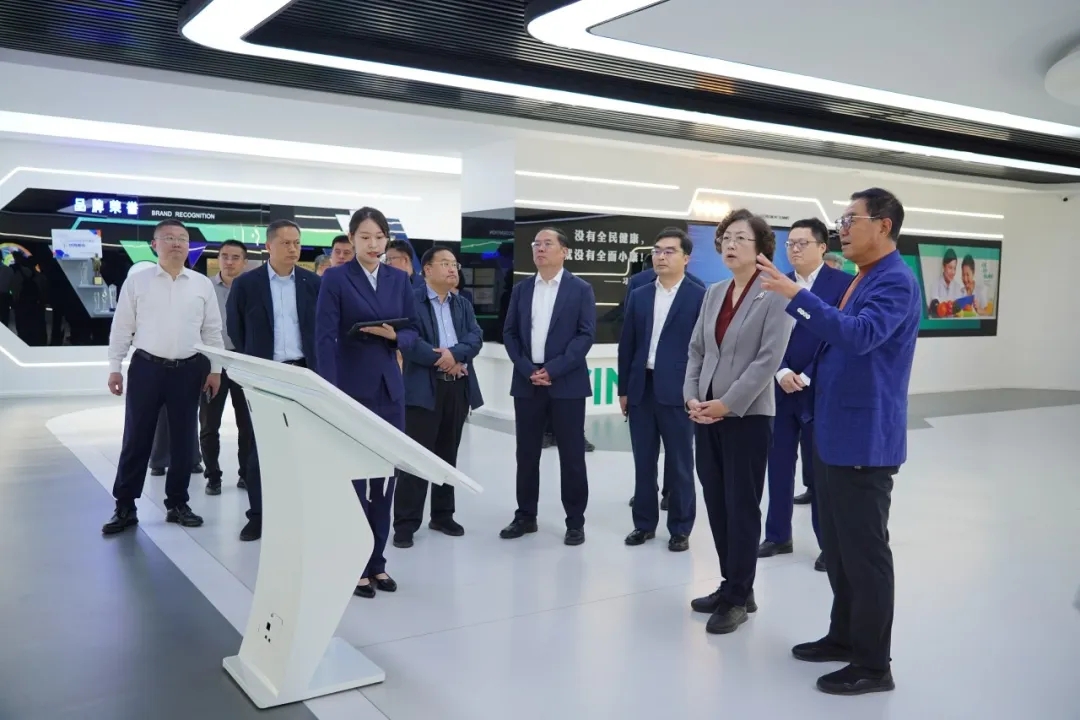 青島市委副書記、市委統(tǒng)戰(zhàn)部部長張惠一行蒞臨文達(dá)通股份調(diào)研指導(dǎo)